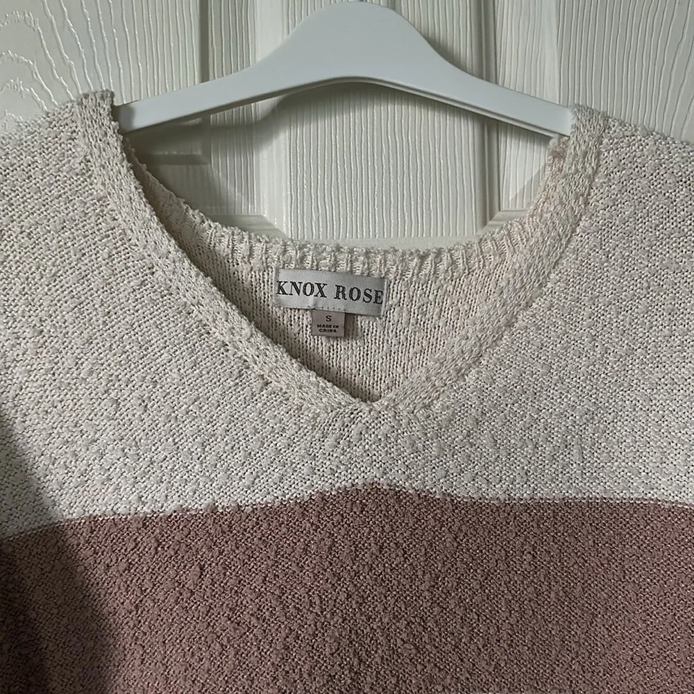 KNOX ROSE Pink/Cream V-Neck Sweater Size Small NC0145